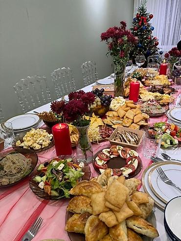 прокат костюмы: Столы стулья декор в аренду — 2