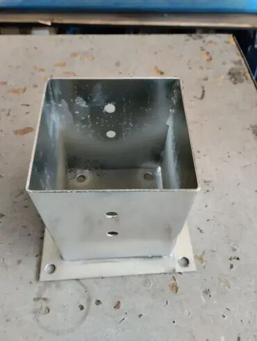 Proizvodi od rolovanog metala, metalni kanali: Drzac stuba 1.000 din — 4