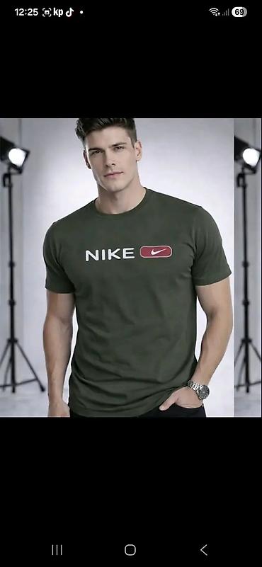 Majice: Men's T-shirt Nike, bоја - Maslinasto zelena — 1
