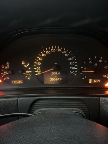 Mercedes-Benz: Mercedes-Benz E-Class W210 CDI sedan - Gümüş (silver) rəng, sedan — 8