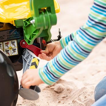 bozicni voz igracka: Utovarivač bager zadnji J.D. – Rolly Toys Šifra proizvoda: 40 Zemlja — 4