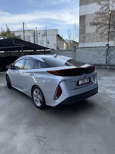 Toyota: Toyota Prius: 2020 г., 1.8 л, Вариатор, Гибрид, Фастбек at lalafo.kg — 2 Toyota: Toyota Prius: 2020 г., 1.8 л, Вариатор, Гибрид, Фастбек — 2