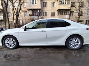 Toyota: Toyota Camry: 2018 г., 2.5 л, Автомат, Гибрид, Седан