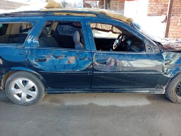 машинна: Opel Vectra: 2000 г., 1.8 л, Механика, Бензин, Универсал