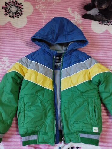 palto na devochek: Продаю брендовую куртку на 5-6 лет в отличном состоянии.Цена 8 манат