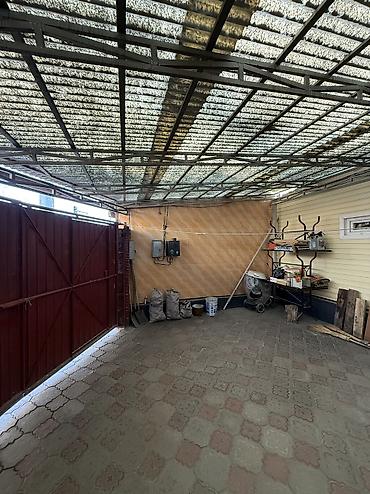 Продажа коттеджей и домов: Продается дом по первой линии Гагарина/Садырбаева Угловой участок — 10