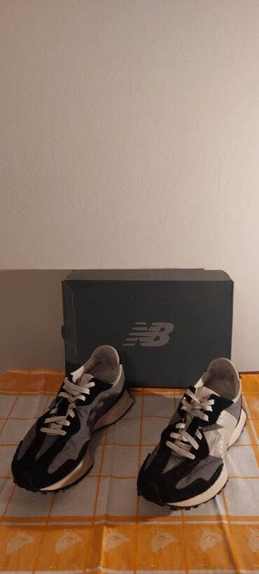 broj eur: New Balance TOP MODEL I CENA Broj 45/US 11/UK 10,5/ 29 cm. Odlično