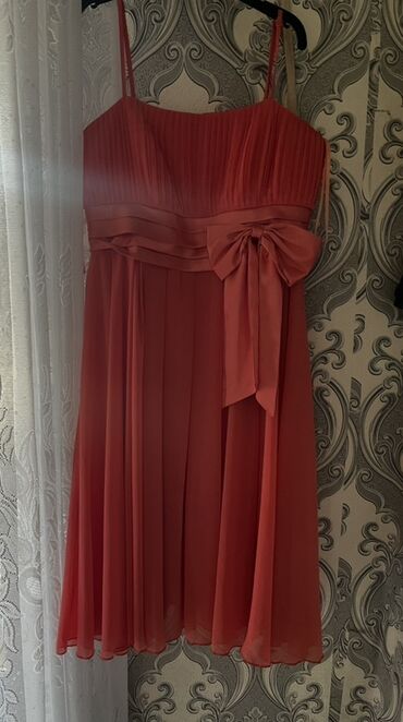 sifon fason 2023: Ziyafət donu, Midi, M (EU 38)