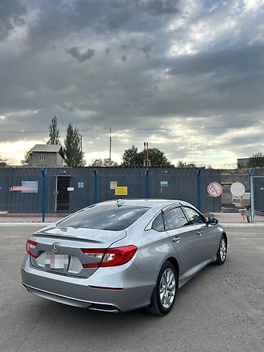 camry 2011: Honda Accord: 2018 г., 1.5 л, Вариатор, Бензин, Седан — 6