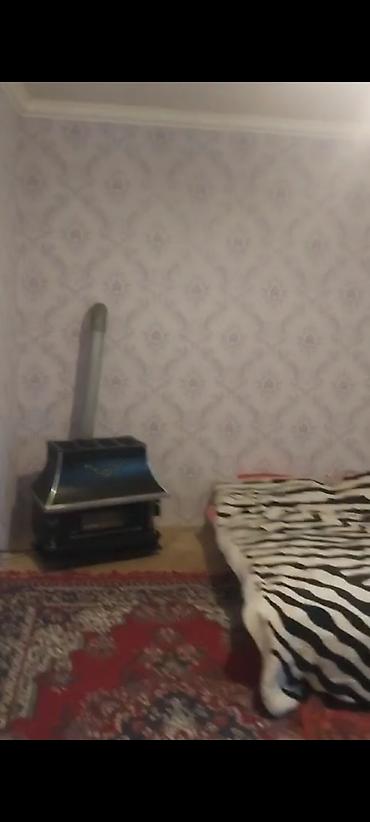 Həyət evləri və villaların satışı: 3 otaqlı, 50 kv. m, Orta təmir — 2