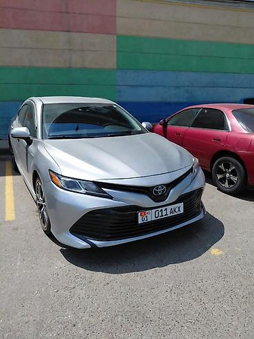 100: Toyota Camry: 2020 г., 2.5 л, Вариатор, Гибрид, Седан — 2