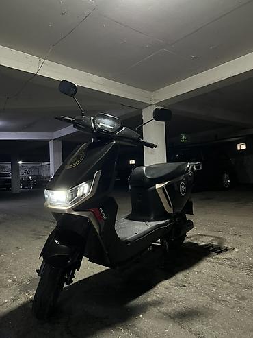Mopedlər,skuterlər: - F806, 2100 km — 5