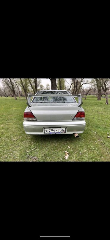 Mitsubishi: Mitsubishi Lancer: 2001 г., 1.6 л, Автомат, Бензин, Седан