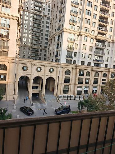 aqdasda ev satisi: Yasamal rayonu Hüseyn Cavid prospektində Elmlər metrosuna 5-6 — 7