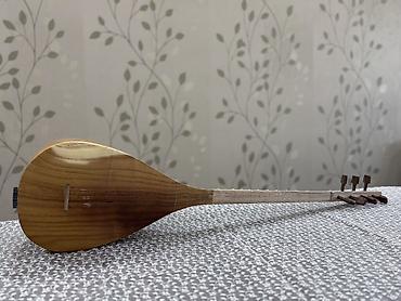 Саз: Saz – qısa saplı, armud formalı korpuslu xalq çalğı aləti - Korpus — 1