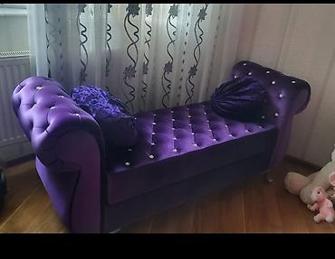 Satılır 100 azn.Bazalıdır.Əla vəziyyətdə.Ölçü:1.40×0.50