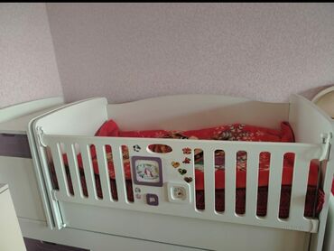Mebel: Uşaq kravatı satılır. Şəkildə göründüyü kimidir. Yellənir. İçində yun