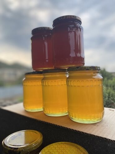 Другие продукты питания: Şüşə bankalarda təqdim olunan bu bal, müxtəlif çalarlara malikdir