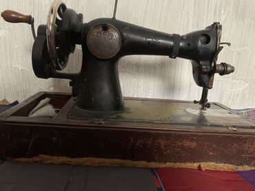 советскую ручную швейную машинку: Швейная машина Механическая, Ручной