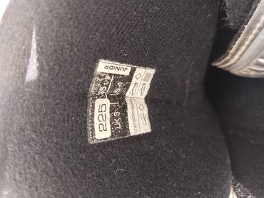 Лыжные ботинки: Лыжные ботинки, б/у, сделано в Словении, осталась пара, размер 37 — 12