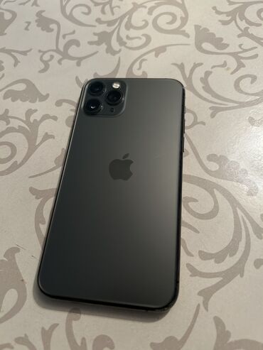 Apple iPhone: IPhone 11 Pro, Б/у, 256 ГБ, Серебристый, Защитное стекло, Чехол, 76 %