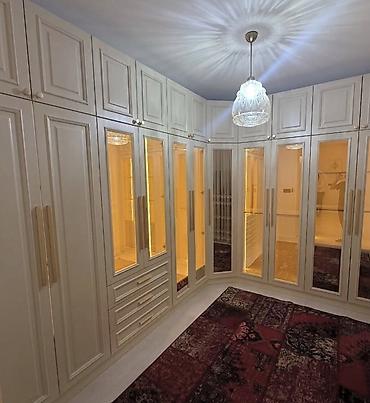 угловой шифоньер в спальню: Künc yerləşimli, klassik üslubda qarderob sistemi - L‑şəkilli dizayn — 2