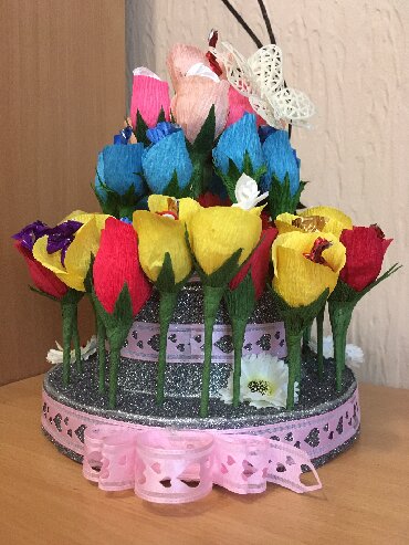 218 oglasa | lalafo.rs: Torta od cveća Imitacija torte sa cvetovima u kojima su sakrivene