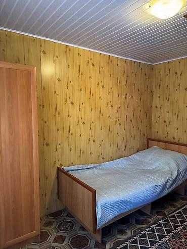 гостиничный тип: Сдаются номера стандарт 800 сом с человека . можно большой компанией — 3