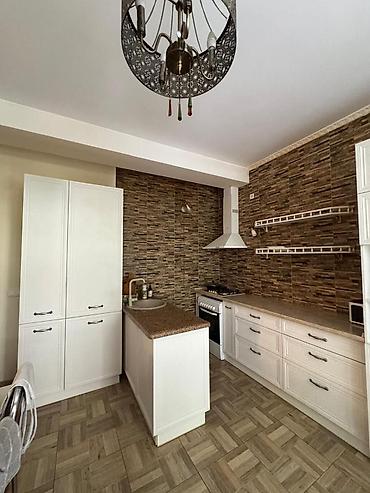 Долгосрочная аренда домов: 280 м², 6 комнат — 6