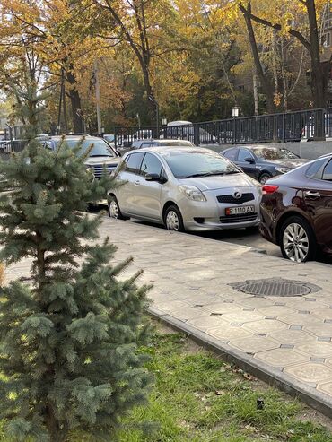 дверь мазда примаси: Toyota Vitz: 2009 г., 1 л, Вариатор, Бензин, Хэтчбэк