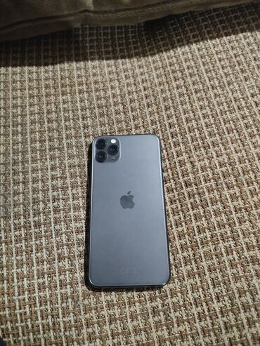 Apple iPhone: IPhone 11 Pro Max, Б/у, 256 ГБ, Jet Black, Защитное стекло, Чехол, 75 %