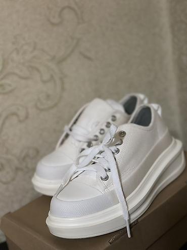 Другая женская обувь: Женская обувь — подборка стильных моделей 1) Белые текстильные — 2