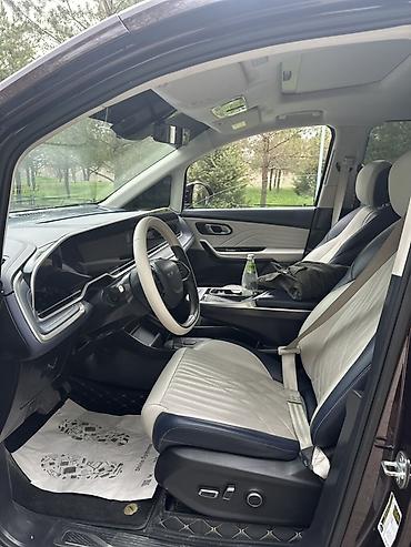 LDV: LDV : 2024 г., 2 л, Бензин, Минивэн — 5