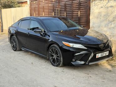 машины 2010 года и выше: Toyota Camry: 2017 г.