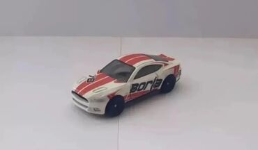 Oyuncaqlar: Təcili Satılır. Endirim Var. Ford Mustang sport modelka satılır.USA — 1