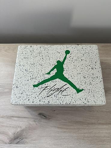 Кроссовки и спортивная обувь: Мужские кроссовки, 41.5, Air Jordan, Новый, цвет - Черный, Бесплатная доставка, Самовывоз — 1