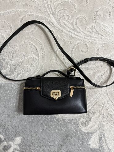 сумка для документов: Стильная женская сумка через плечо (мини-сэтчел) в черном цвете. -