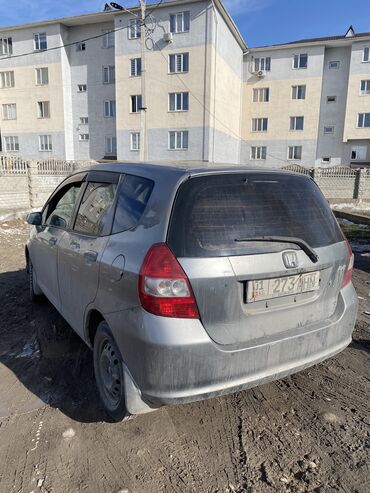 Легковой транспорт: Сдаю в аренду: Легковое авто, Под такси