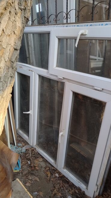 Plastik pəncərələr: Ağ rəngdə plastik pəncərə. Bu pəncərə, müxtəlif layihələrdə istifadə — 16