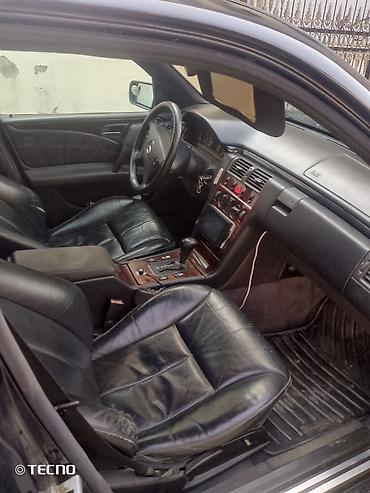 Mercedes-Benz: Mercedes-Benz E-Class: 2.3 l | 1995 il Sedan — 6