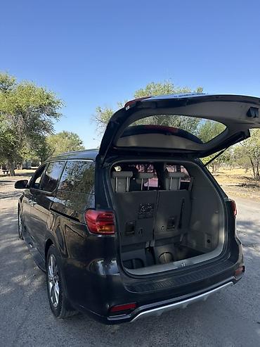 transporter multivan: Kia Carnival: 2018 г., Минивэн — 4