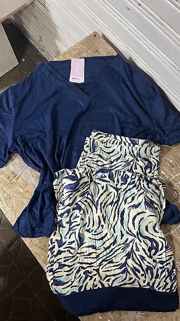 Домашние костюмы: Широкий ассортимент женских пижам халатов И мужских и детских рынок — 9