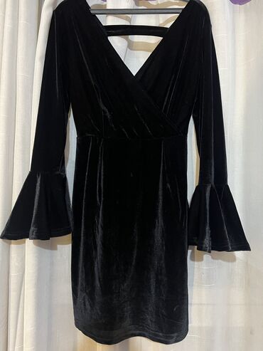 вечернее длинное платье черного цвета: Вечернее платье, Классическое, Длинная модель, S (EU 36), L (EU 40)