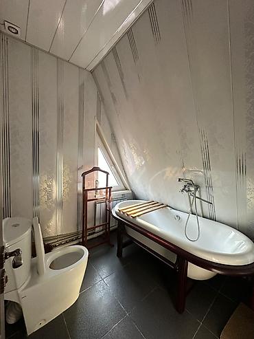 Продажа коттеджей и домов: Продается частный дом с высоким забором и откатными/секционными — 9