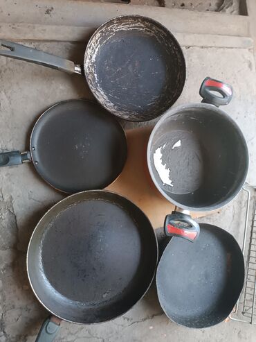 железо бу: Сковородки и 1 кастрюля без крышки, каждая по 200 сом