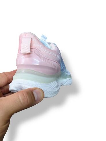 Women's Sneakers and athletic shoes: Nike patike top model

Novo
Brojevi 36 do 41

fb Moja Kupovina 1 — 14