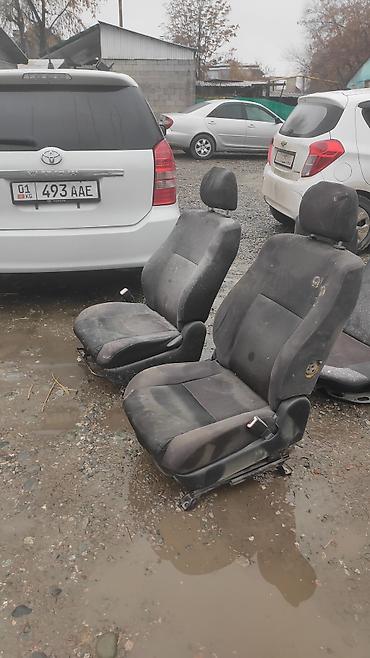 таюта виш: Переднее сиденье, Toyota 2004 г., Б/у, Оригинал, Япония — 1