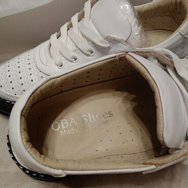 магазины мужской одежды в бишкеке: Белые женские кожаные кеды OBA Shoes (Made in Turkey)