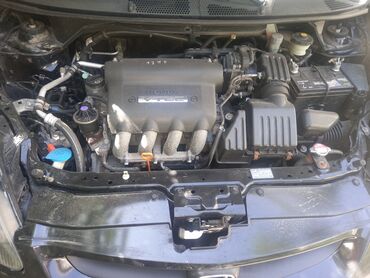 срочно продать машину: Honda Jazz: 2006 г., 1.5 л, Механика, Бензин, Хетчбек