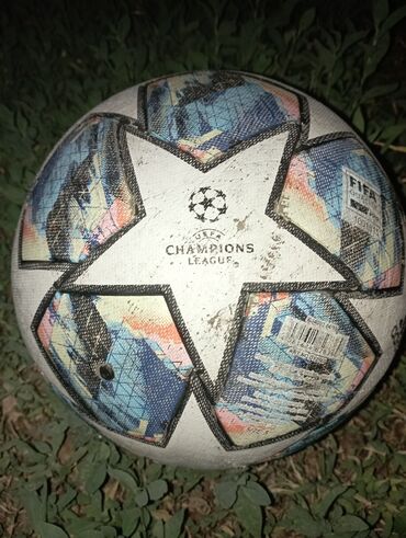 Мячи: Мяч Adidas UEFA Champions league. Крепкий, Оригинал, Б/у